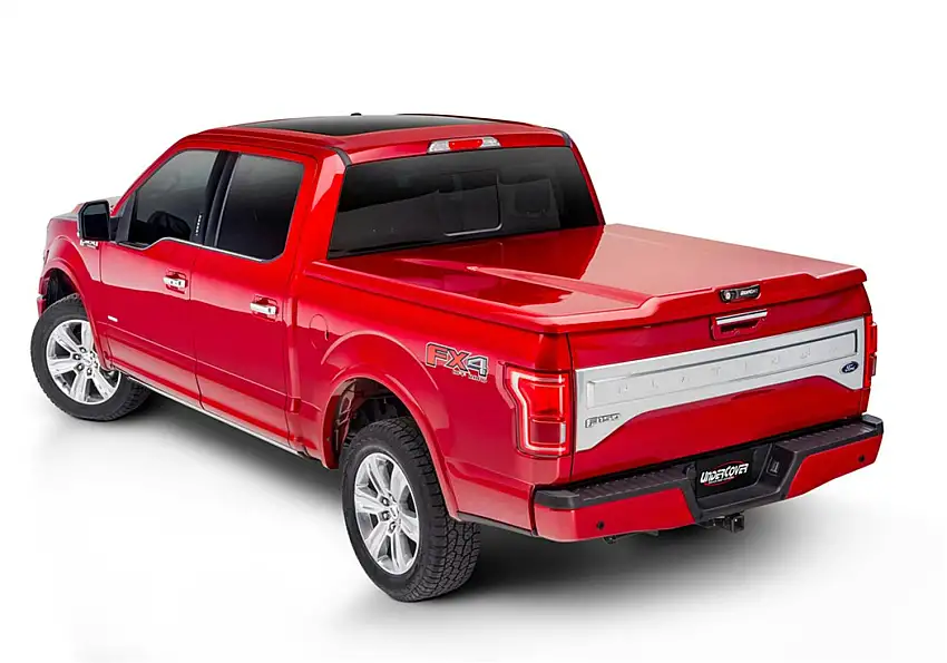 UnderCover UC1258S Elite Smooth 19 (New Body Style)-26 Silverado 5'9" w/ Multi-Flex Tailgate - RTP