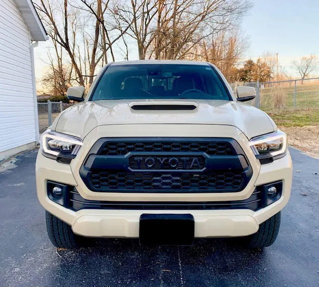 2016-2023 Toyota Tacoma ANZO Plank Style Switchback Projector Headlights (with Factory LED DRL) (Black Housings) | Part# 111397