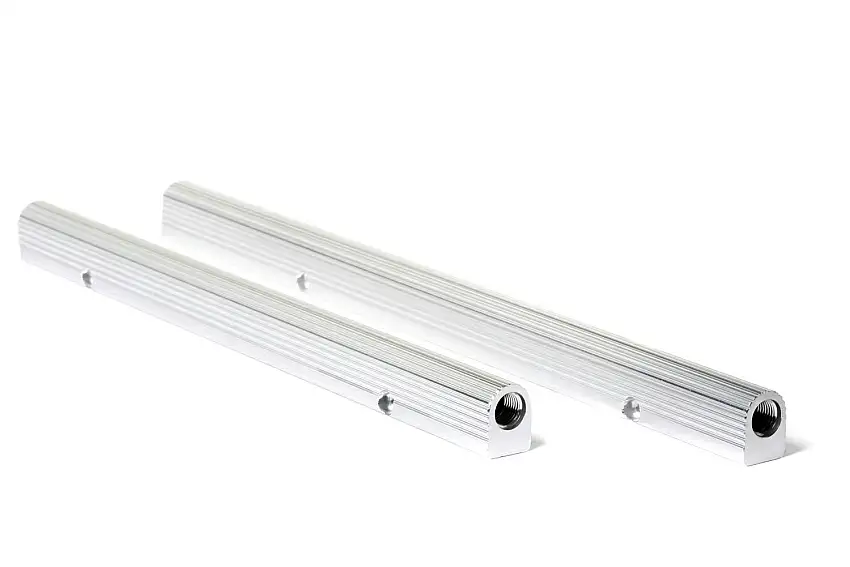 Holley EFI 9900-149 BB CHEVY FUEL RAIL PR W/REGPRT