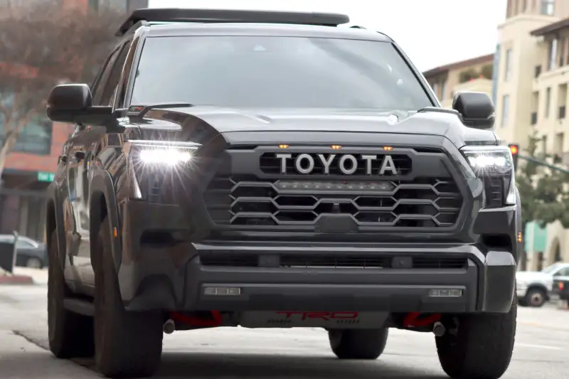 2022-2025 Toyota Tundra Alpharex NOVA-Series Black LED Projector Headlights (White DRL) | 880862
