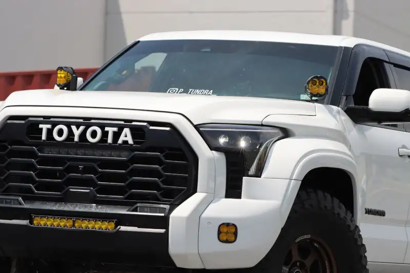 2022-2025 Toyota Tundra Alpharex LUXX-Series Black LED Projector Headlights (White DRL) | 880864