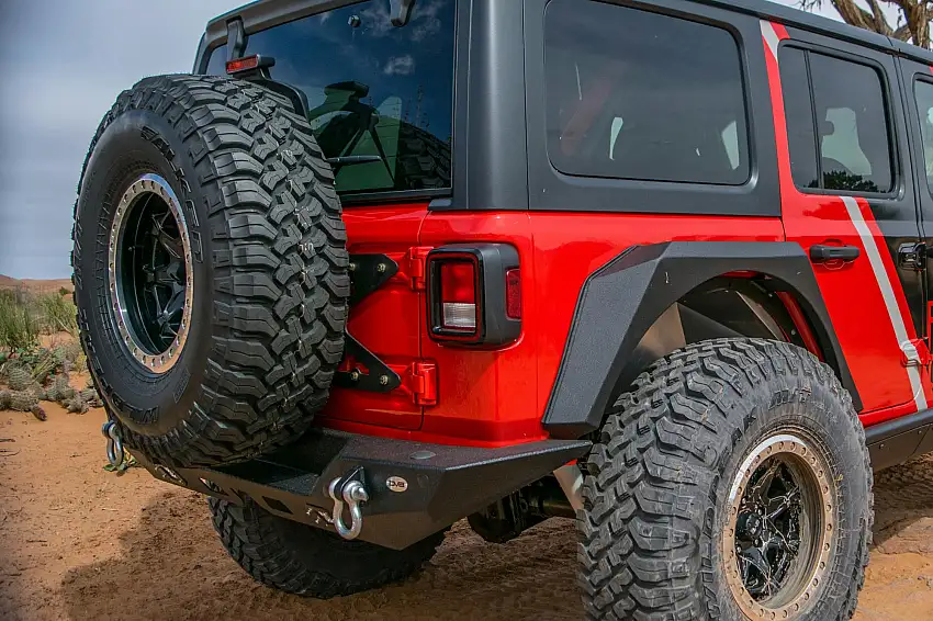DV8 Offroad TCJL-01